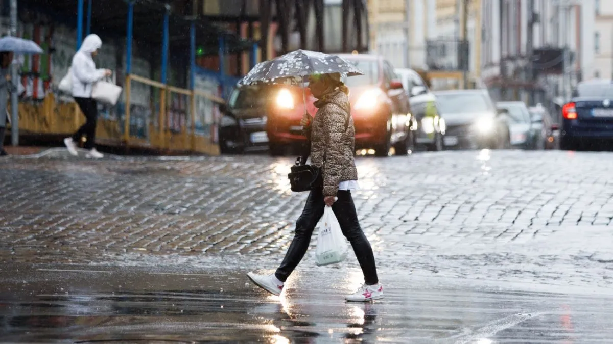 Тепла субота та прохолодна неділя: контрастна погода на вихідних в Україні