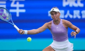 Юлія Стародубцева протистоїть Белінді Бенчич на турнірі WTA 500