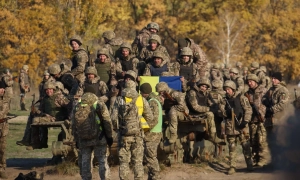 Десантники показали відбиття масованого штурму росіян на Покровському напрямку