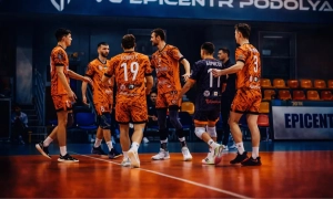 Усик відмовиться від всіх поясів і підписав історичну угоду