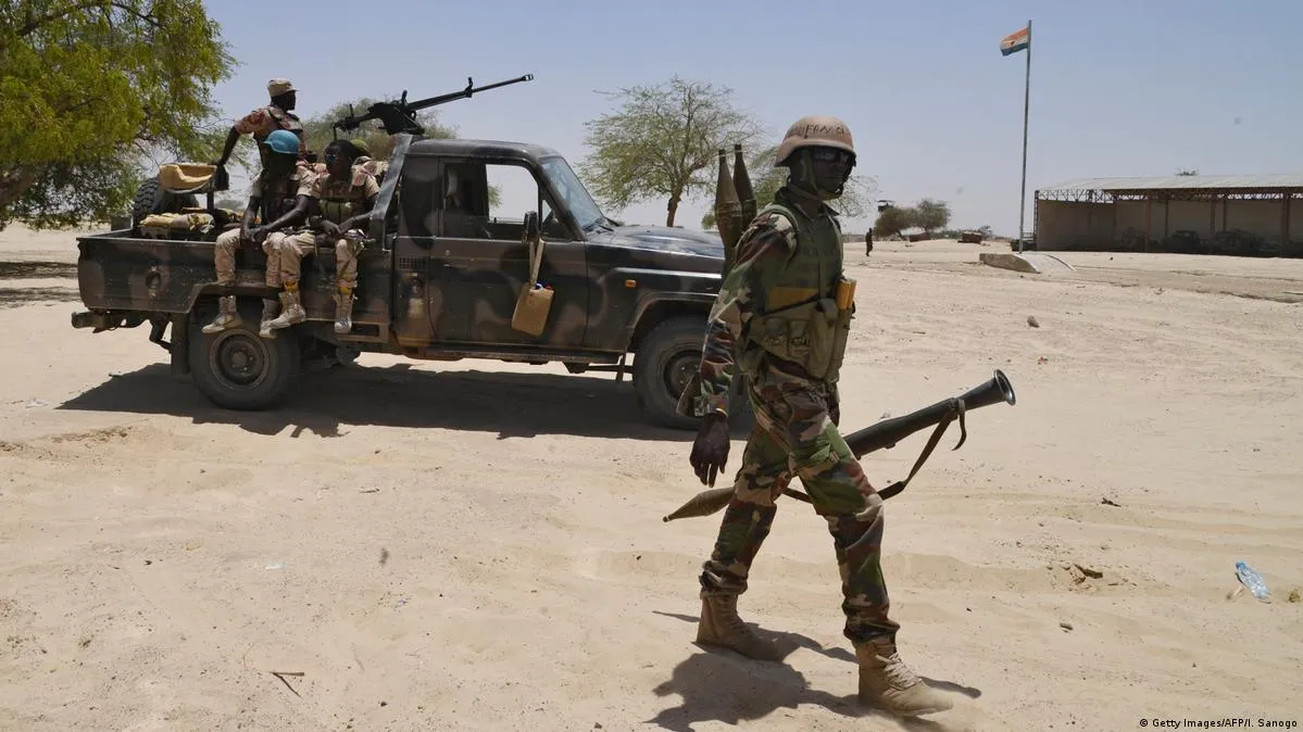 Щонайменше 12 людей загинули внаслідок нападу на копальні в Нігерії — Reuters