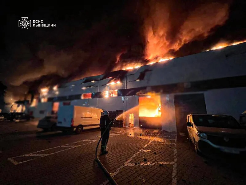 Російські ракети вдарили по житлових будинках Тернополя — дев'ять жертв