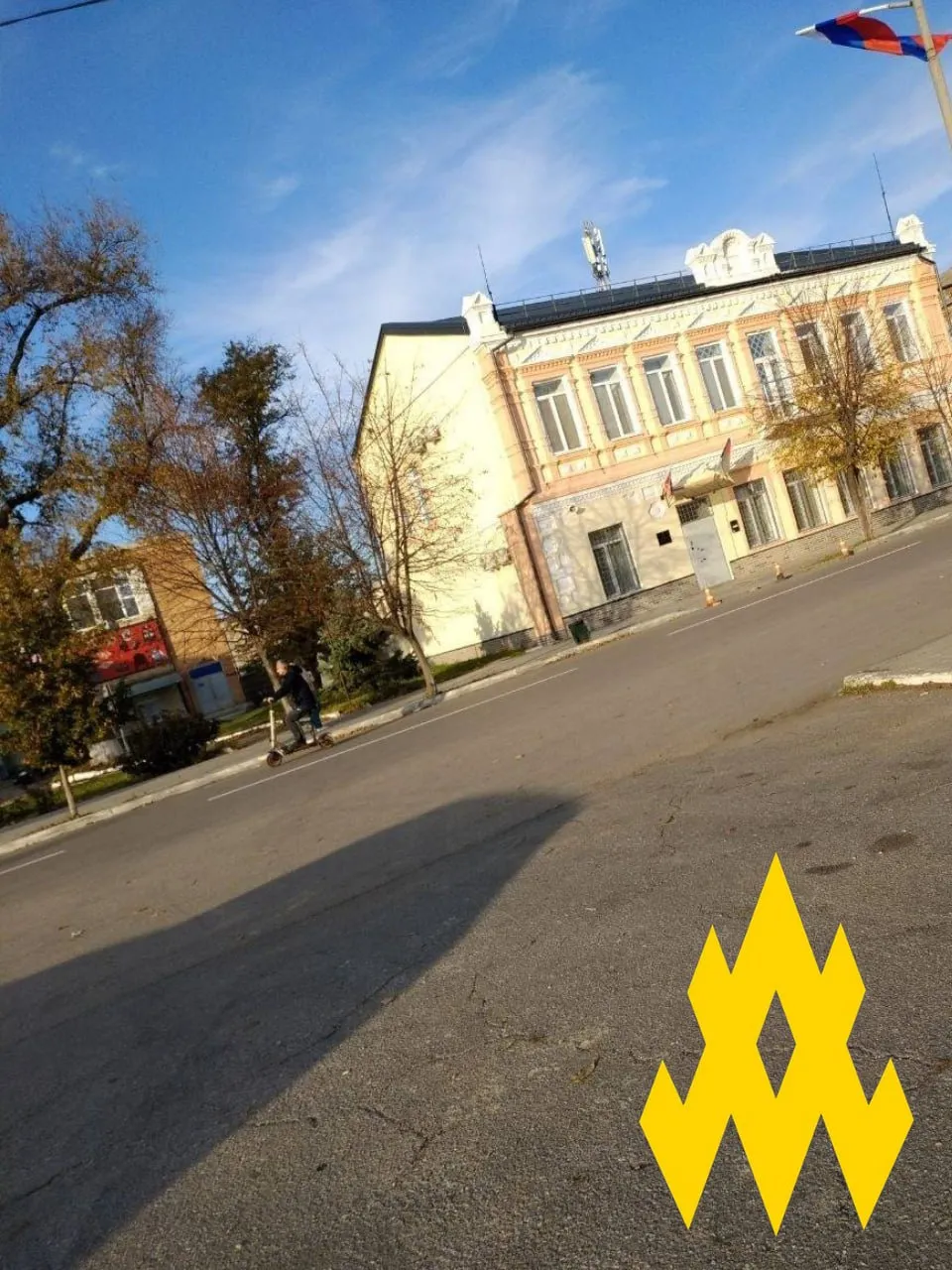 Фото: Окупанти силою женуть жителів Генічеська до армії рф