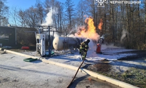 Окупанти завдали удару по пожежній частині в Костянтинівці: поранений рятувальник