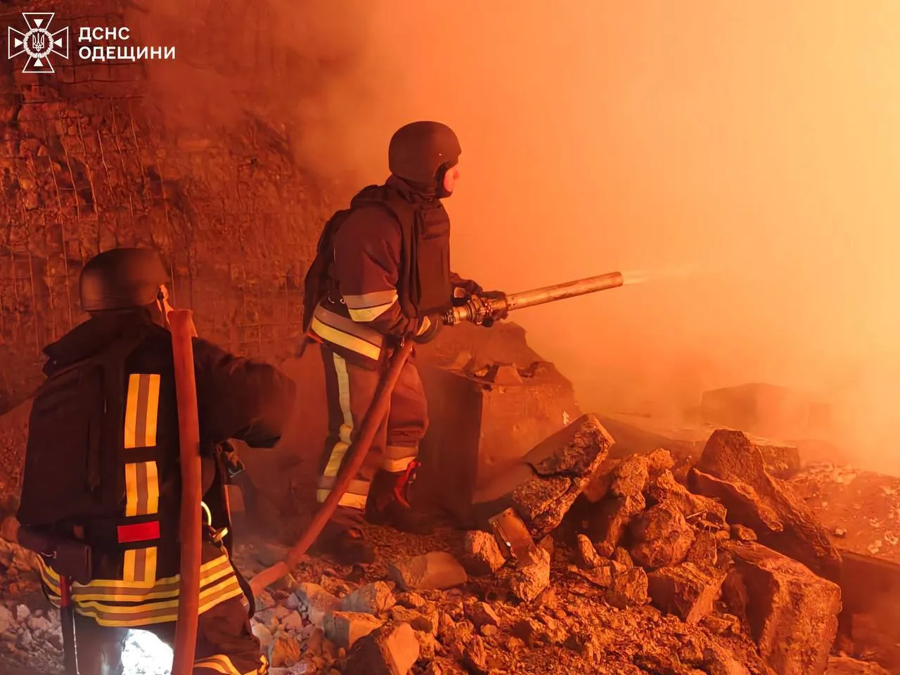 Російські дрони вдарили по енергетиці Одещини: спалахнула пожежа