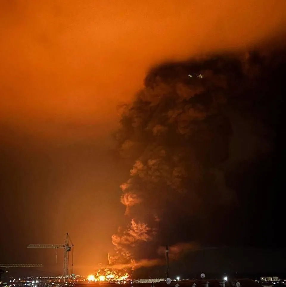 Відео: Безпілотники СБУ вразили нафтовий термінал і підстанції в Криму