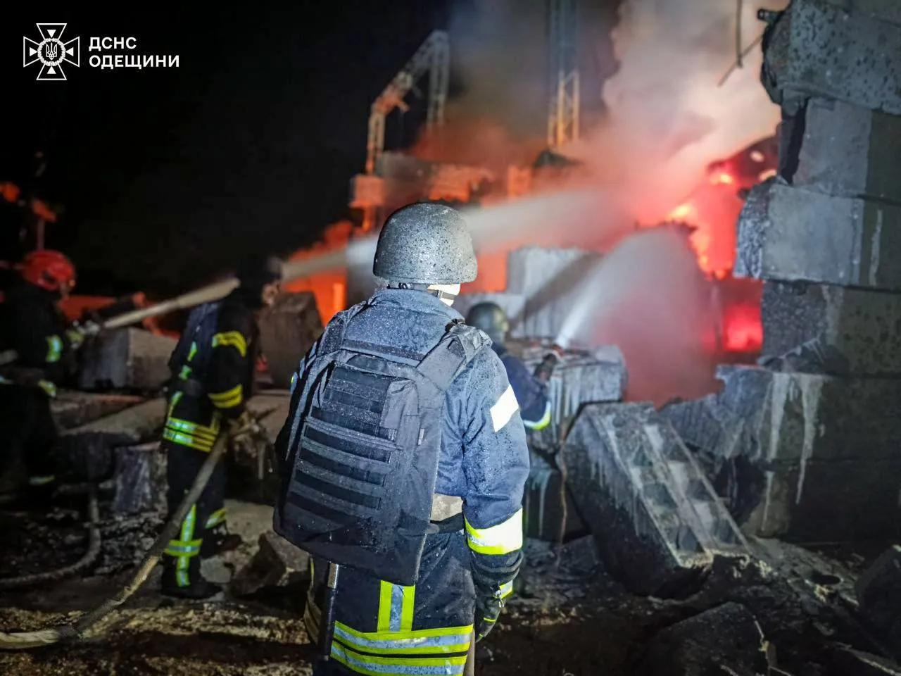 Відео: росія атакувала енергооб'єкт ДТЕК в Одеській області Відео: росія атакувала енергооб'єкт ДТЕК в Одеській області