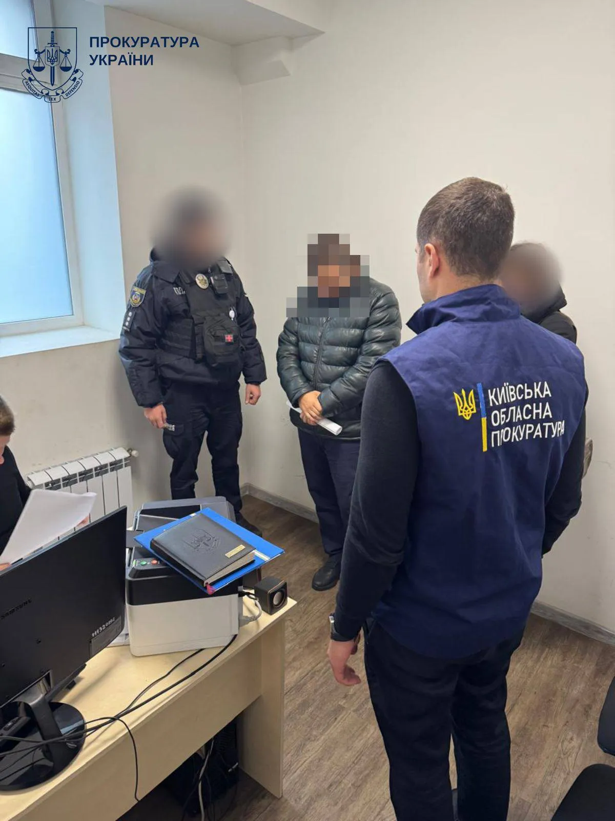 На Київщині затримали поліцейського, який вимагав хабар від підприємця На Київщині затримали поліцейського, який вимагав хабар від підприємця