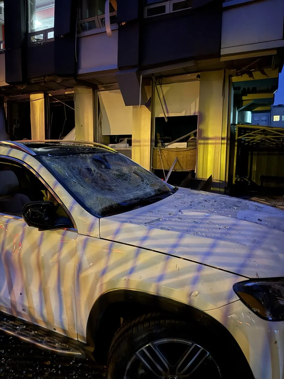 Фото: Російський дрон вибухнув за двісті метрів від будинку голови НСЖУ