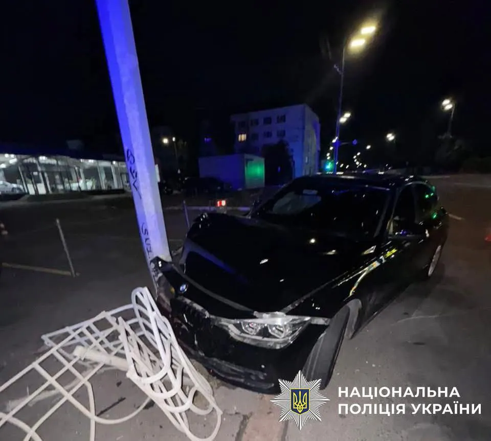 Фото: У Києві судитимуть працівника автомийки за викрадення BMW клієнта Фото: У Києві судитимуть працівника автомийки за викрадення BMW клієнта