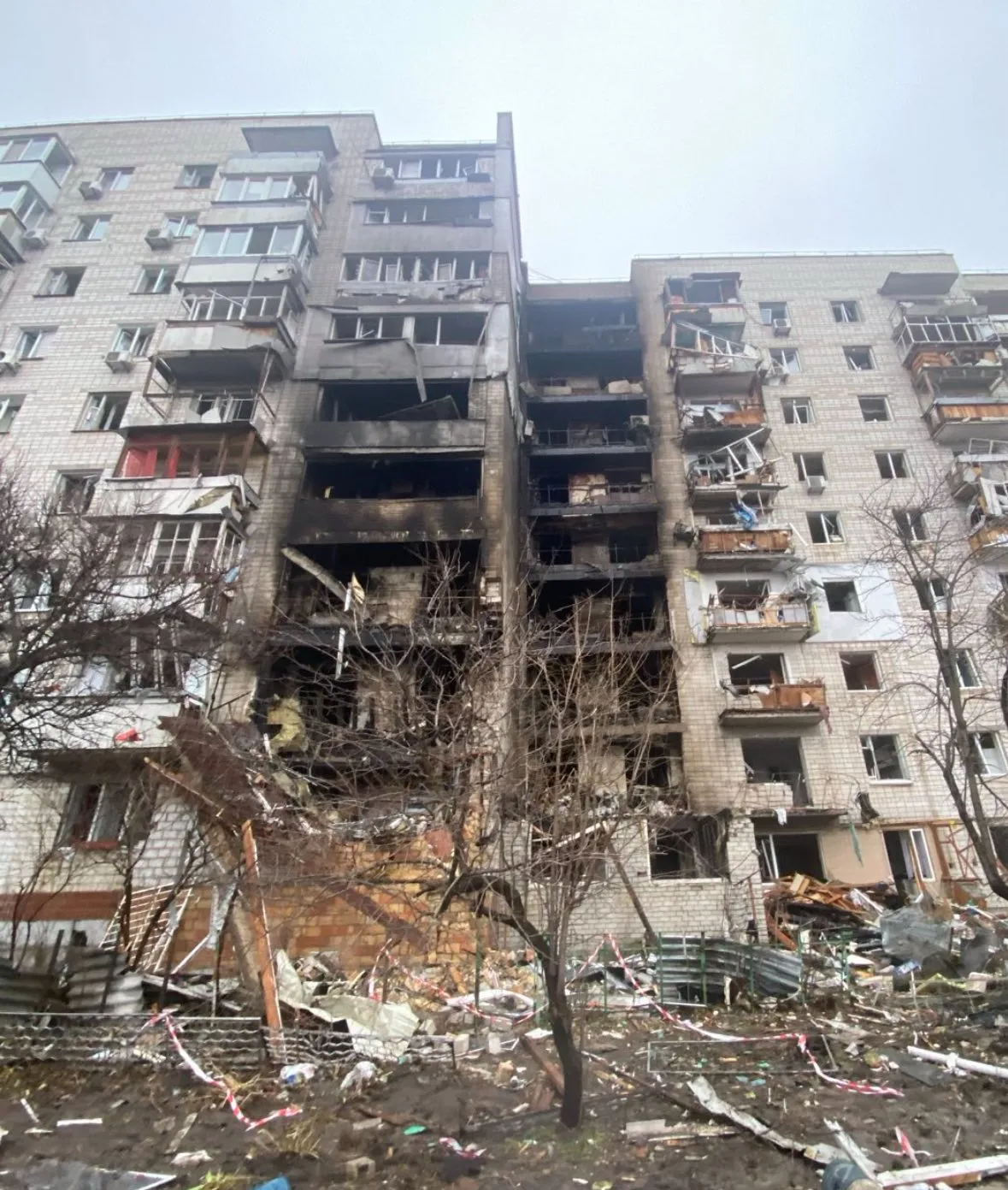 Фото: Російські дрони з касетними боєприпасами атакували Вишгород