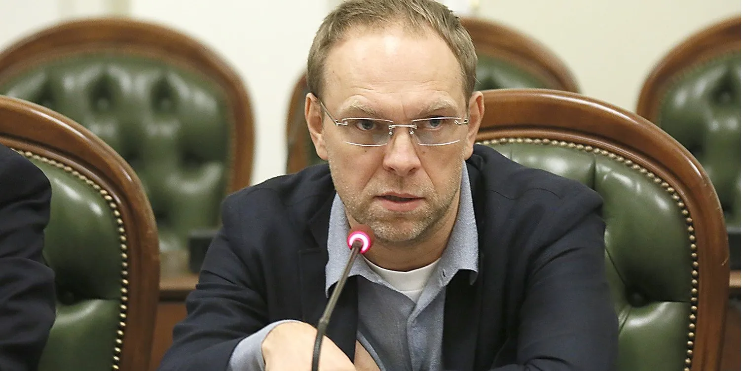 Тимошенко заявила про вилучення техніки та флешок Власенка