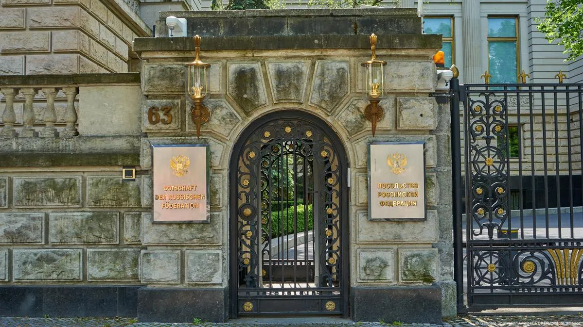 Incydent przy rosyjskiej ambasadzie w Berlinie: kobieta groziła policjantce nożem