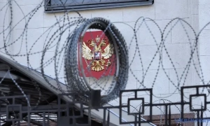 Російські терористи серйозно поранили матір та її дітей