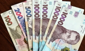 Курс валют на 9 лютого: долар та євро офіційно подешевшали