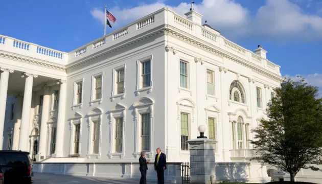 США прагнуть завершити війну в Україні до ювілейного Дня незалежності — Bloomberg