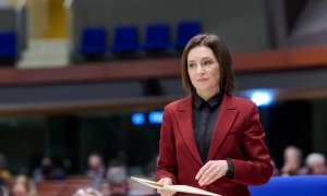 Санду: Кремль воює не лише ракетами, а й словами, грошима та брехнею