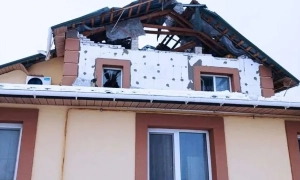 Масована ракетна та дронова атака на Київ: є загиблі й руйнування