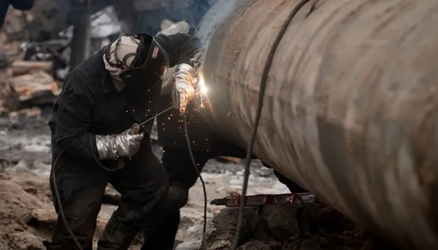 У «Дії» стартувала подача заявок на доплату для ремонтних бригад