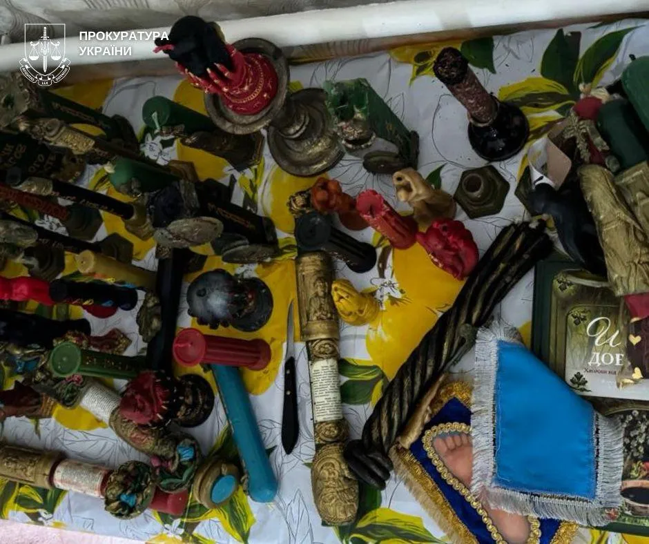 У Києві викрили «ясновидиць», які ошукали родини військових на 1,4 млн грн