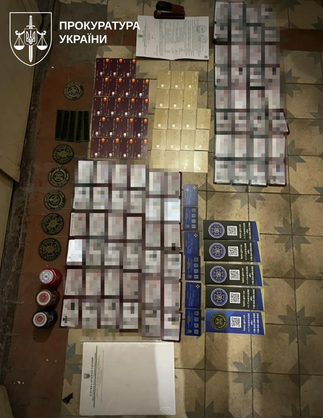 Прокуратура заблокувала схему продажу фальшивих посвідчень силових структур