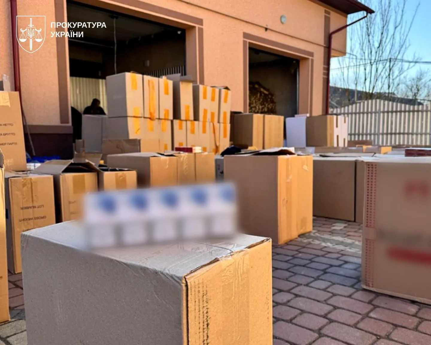 Правоохоронці ліквідували масштабну мережу збуту контрафактних сигарет на Буковині