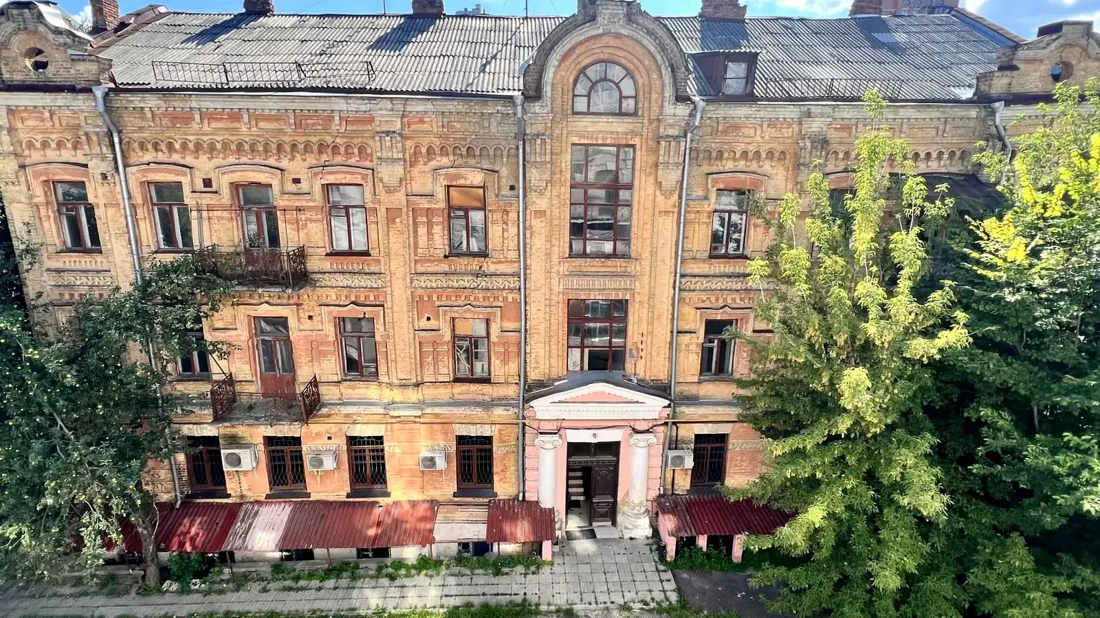 Прокуратура вимагає ремонт пам’ятки архітектури в центрі Києва