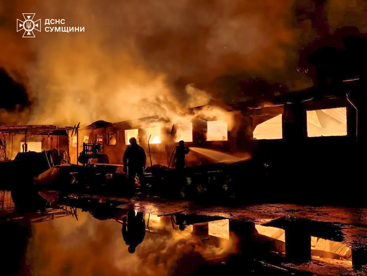 Російські дрони спалили 1500 квадратних метрів інфраструктури на Сумщині