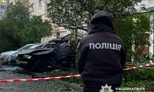 Фото: У Києві підірвали автомобіль BMW