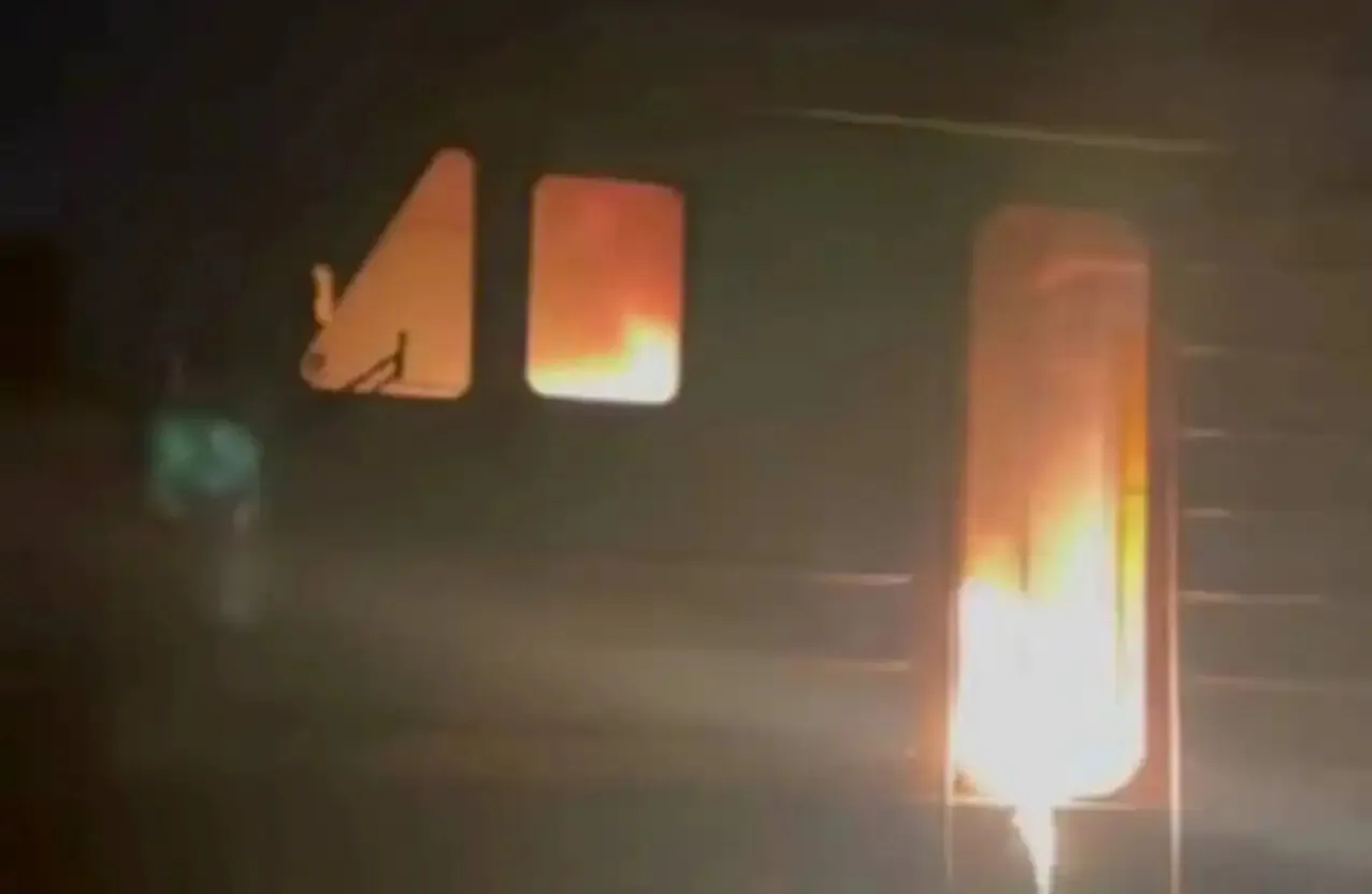 Партизани руху «АТЕШ» знищили російський електровоз у Брянську