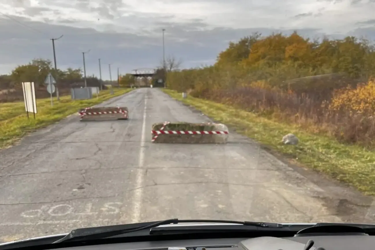 На Закарпатті біля пунктів пропуску встановлюють бетонні блоки для посилення безпеки