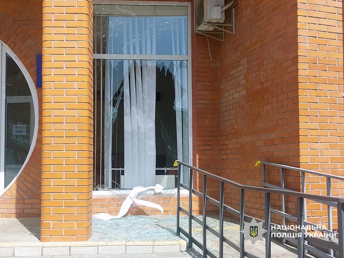 Російська ракета влучила у центр Прилук, кількість поранених зросла до 17 осіб