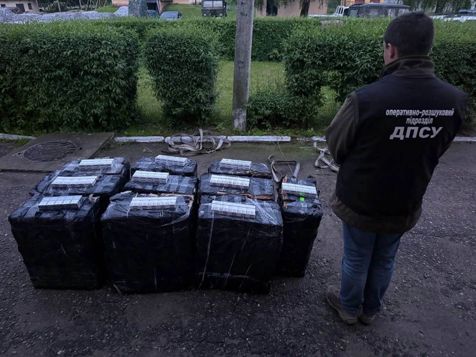 Пограничники изъяли 8 тысяч пачек контрабандных сигарет у границы с Румынией