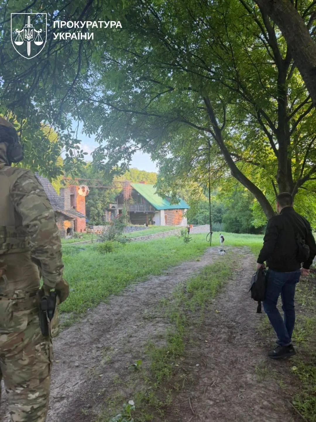 Правоохранители раскрыли масштабную схему легализации контрабандного дуба на сумму 147 млн грн