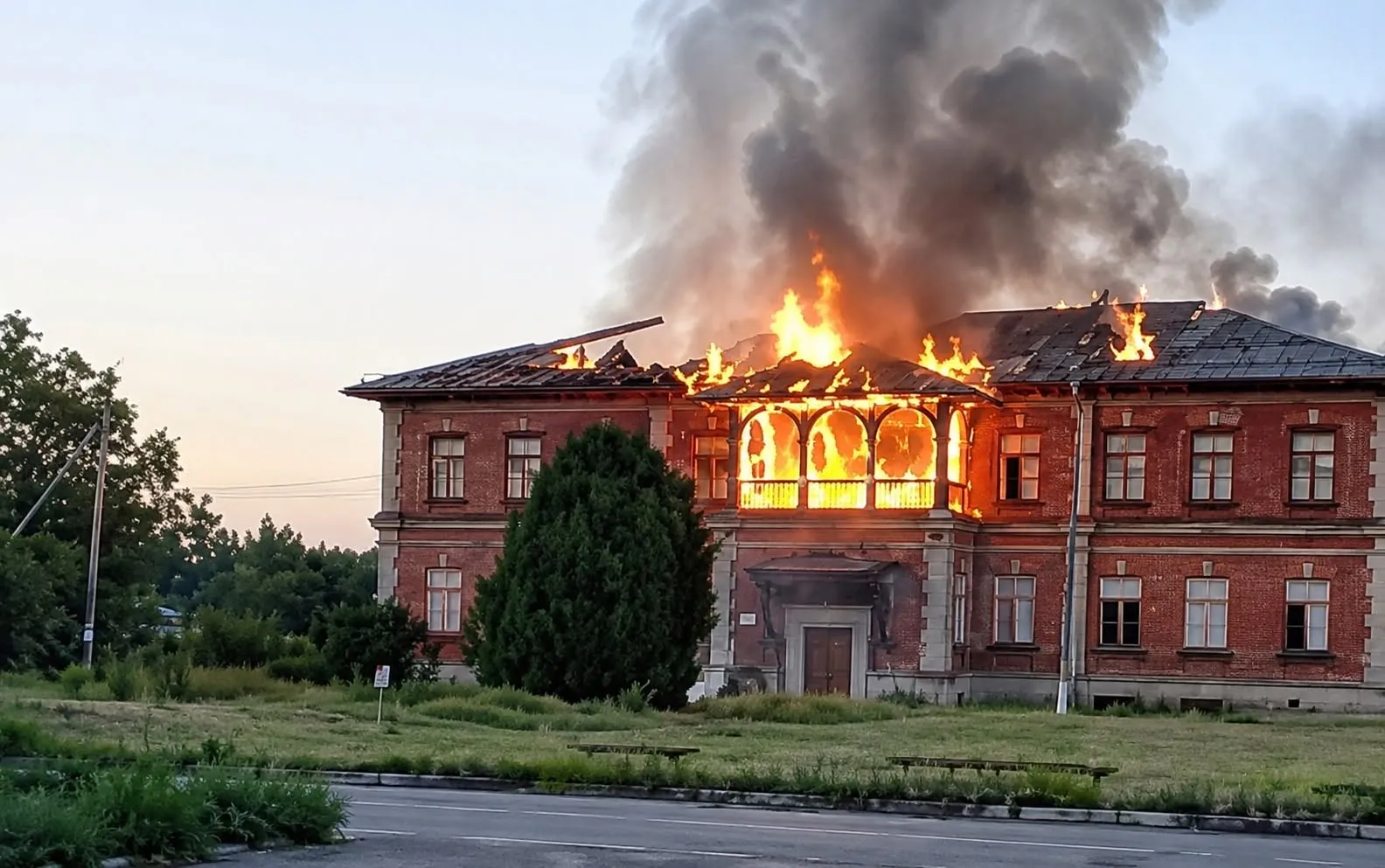 The Russians struck a historic estate in the Zaporizhzhia region