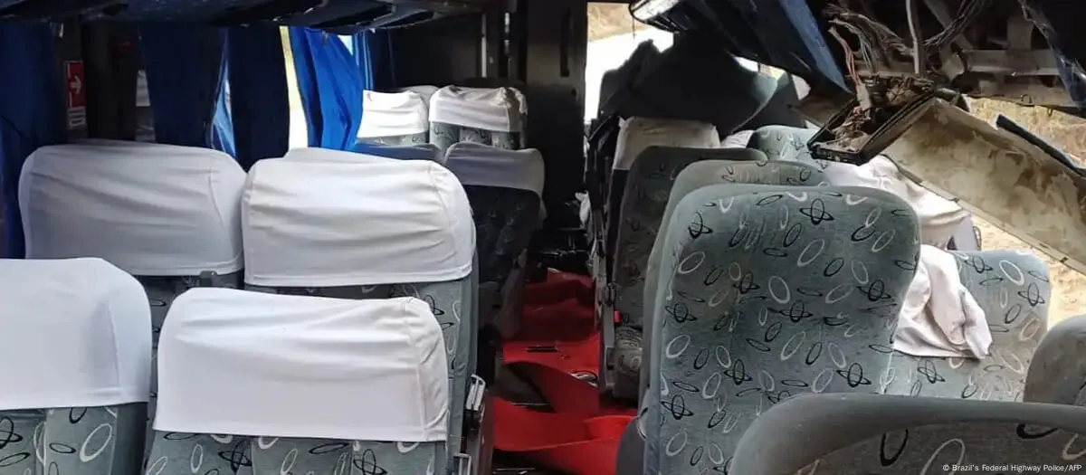 У Бразилії в автобусній аварії загинули 17 осіб — DW У Бразилії в автобусній аварії загинули 17 осіб — DW