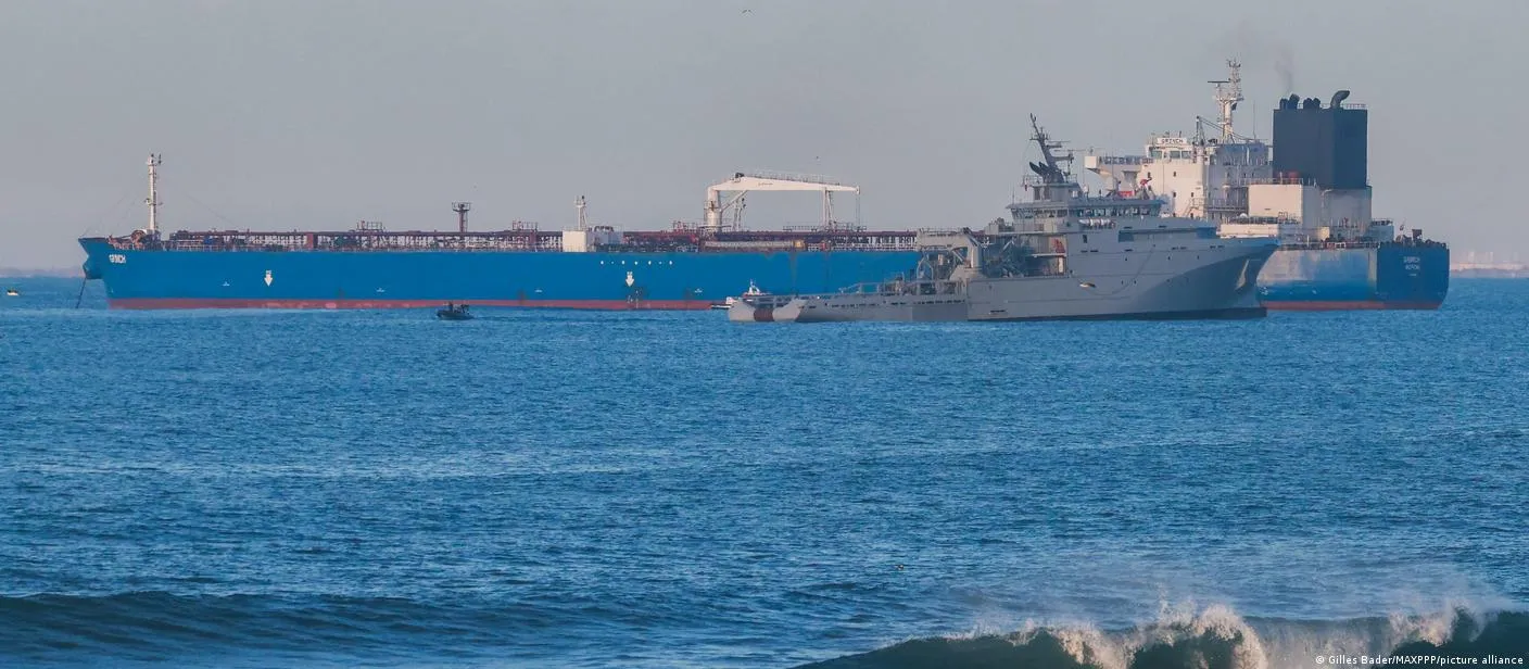 Росія зреклася танкера Grinch, який був затриманий французами