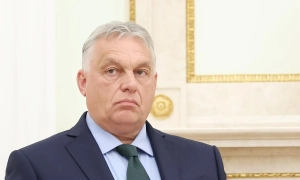 Відео: акції протесту в Бішкеку переросли у бої з поліцією