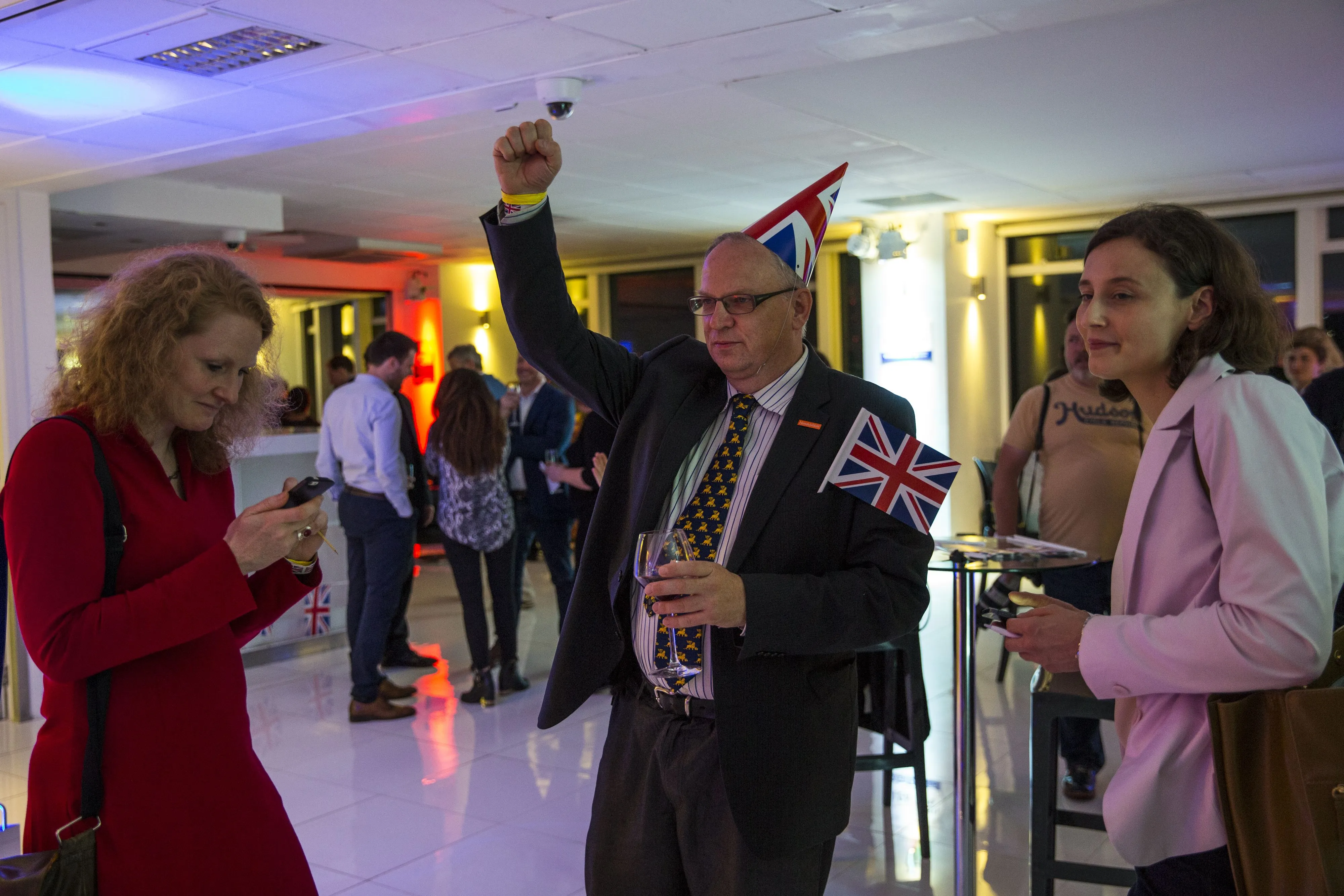 More than half of Britons would support rejoining the EU in a new referendum — Bloomberg