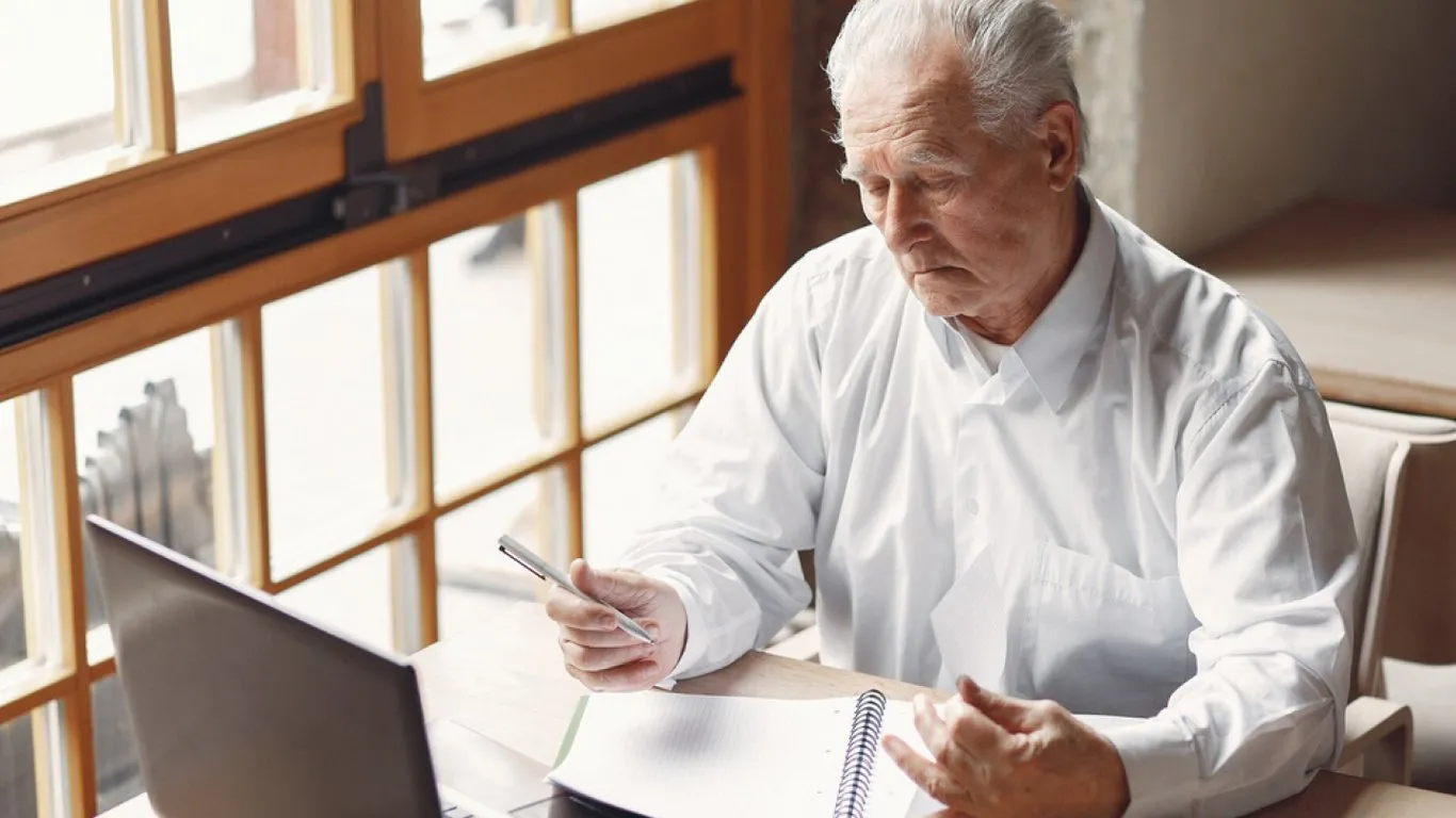 Пенсіонери мають пройти ідентифікацію до 1 квітня для збереження виплат