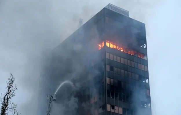 Масштабна пожежа знищила будівлю у Загребі