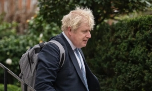 У районі військового аеродрому «Саки» після вибухів сталася пожежа (Відео)