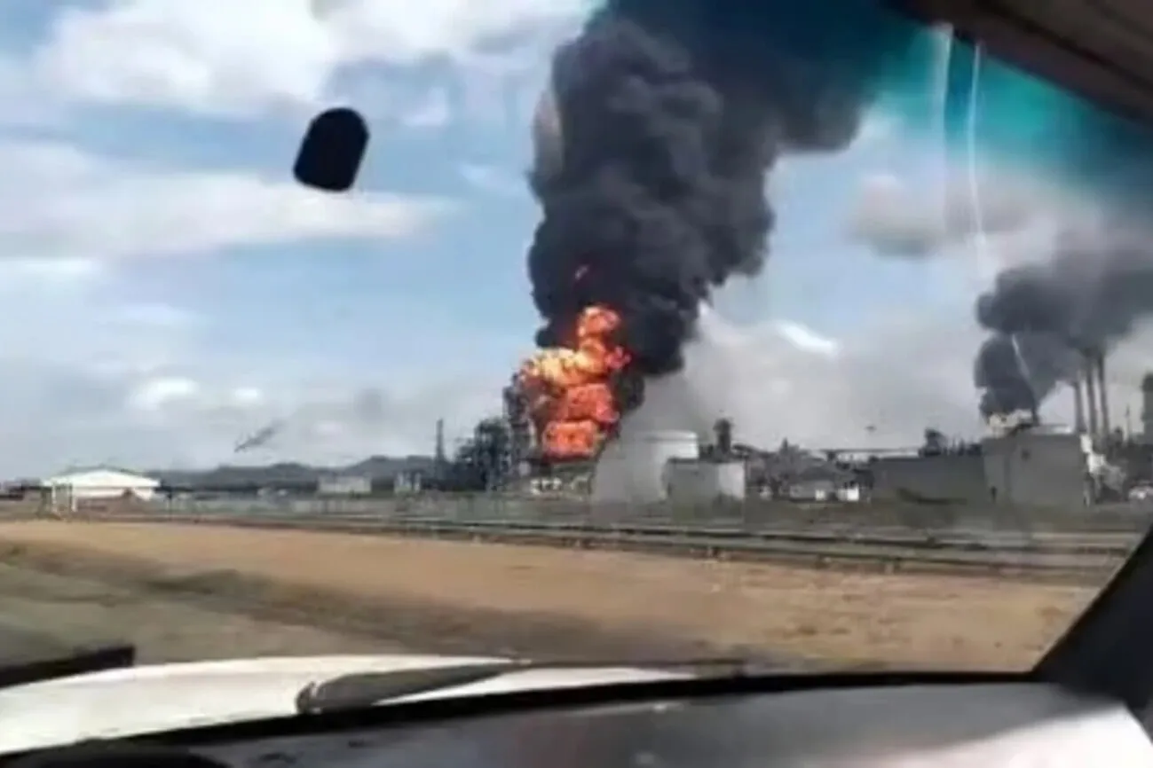 У Венесуелі після вибуху спалахнула пожежа на ключовому нафтооб'єкті — Reuters