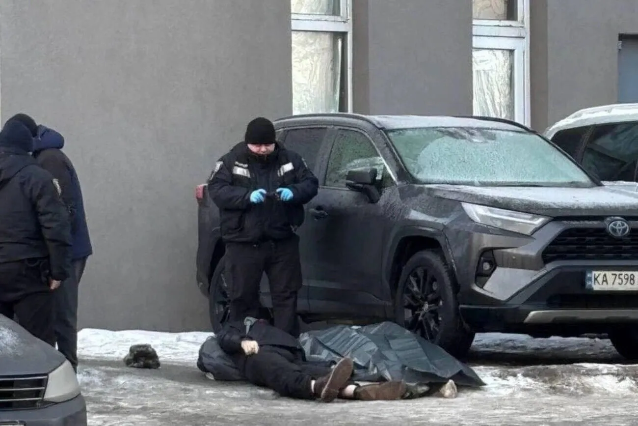 Поліція спростувала інформацію про загибель киянина через ожеледицю біля метро «Деміївська»