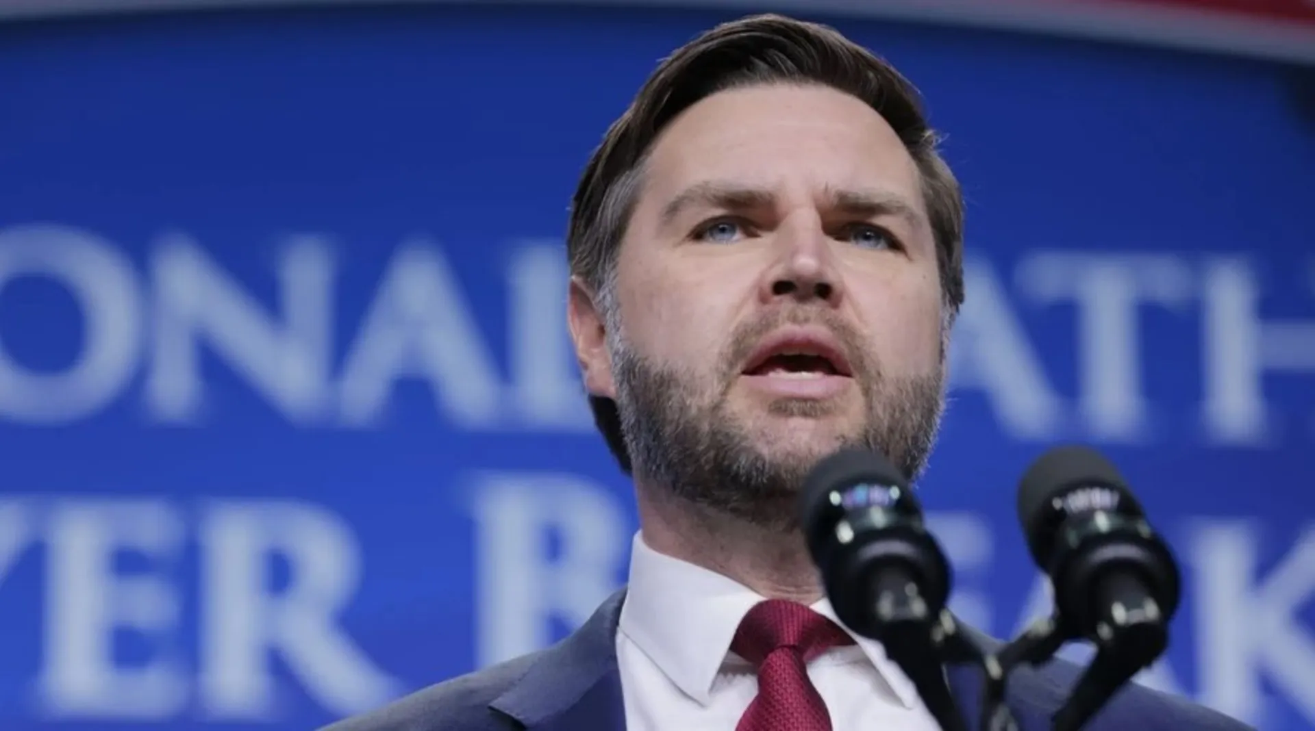 Венс цинічно похизувався припиненням допомоги Україні