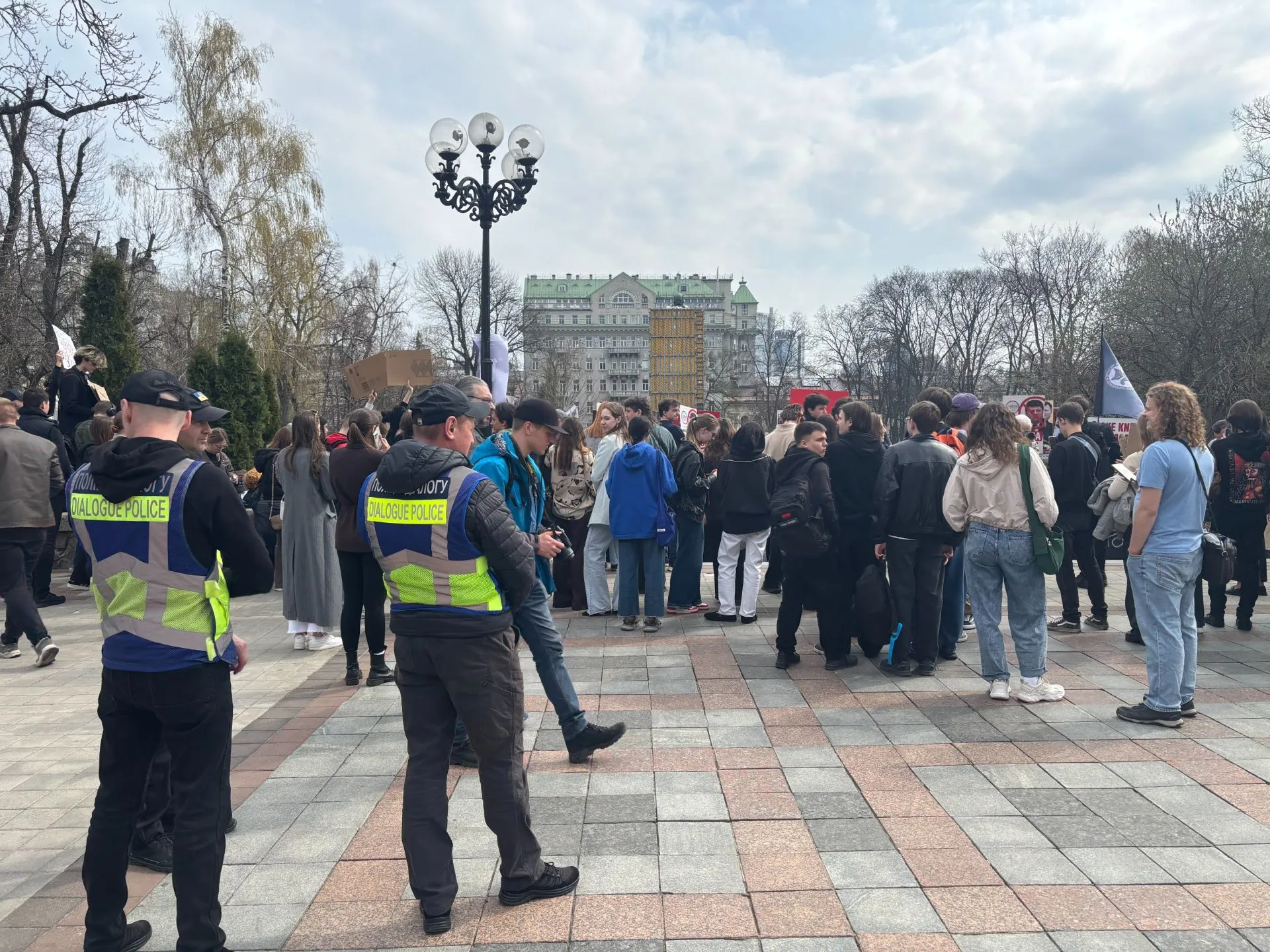 Фото: Студенти КНУ вийшли на протест проти ректора Бугрова
