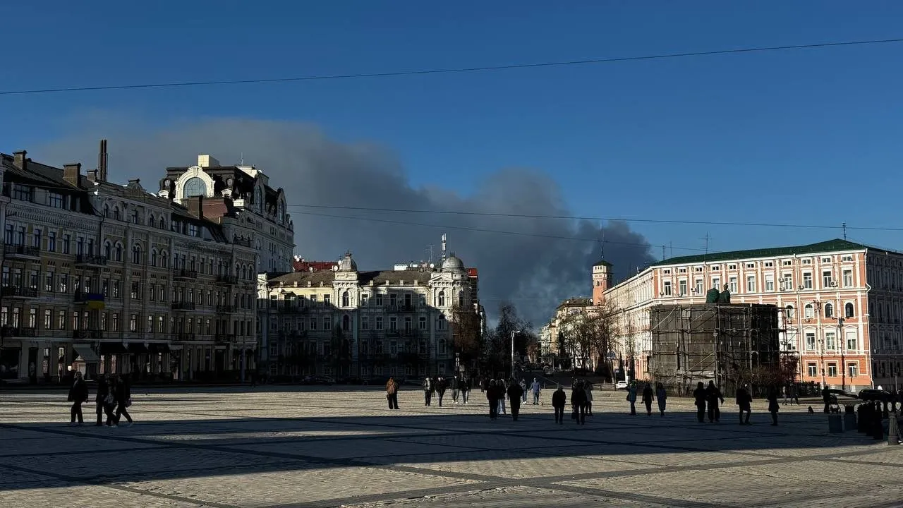 Масштабна пожежа на Київщині охопила складські приміщення поблизу столиці