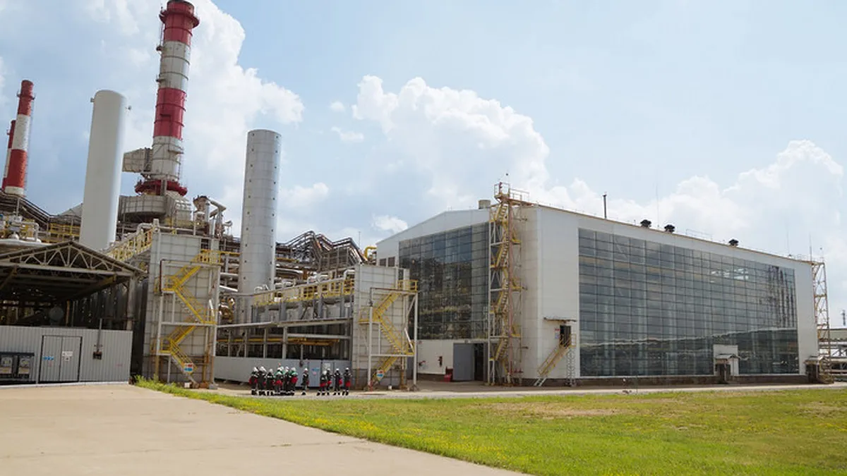 ЗСУ атакували НПЗ Башнефть-Новойл за 1400 кілометрів від України