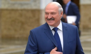 У США звільнили з-під варти бразилійку, пов’язану з речницею Білого дому