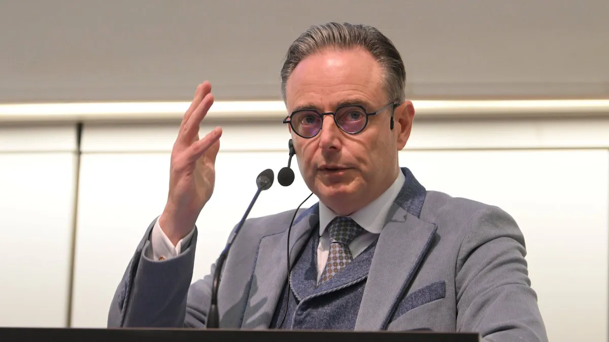 Бельгія скликає екстрене засідання через «невідомі» дрони — Euractiv